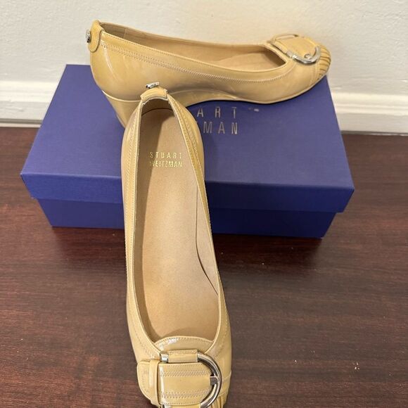STUART WEITZMAN  sz 7,5 Patent Leather Wedge Heels Front Buckle Scrunch Toe - Picture 7 of 13